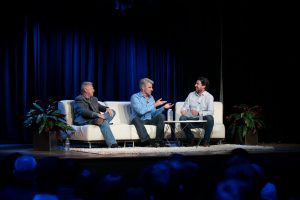 Phil Schiller y Craig Federighi en The Talk Show