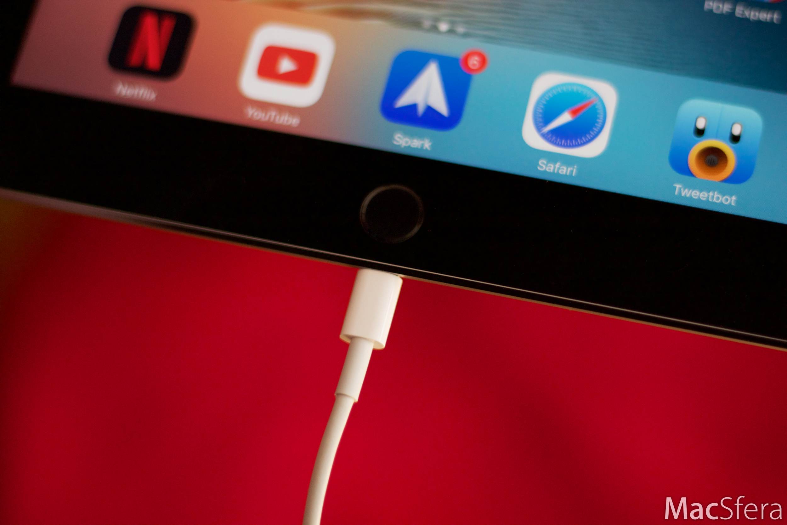 iPhone 7 sin puerto de auriculares: ¿ha acertado Apple con esta decisión?  Debatimos sus pros y contras